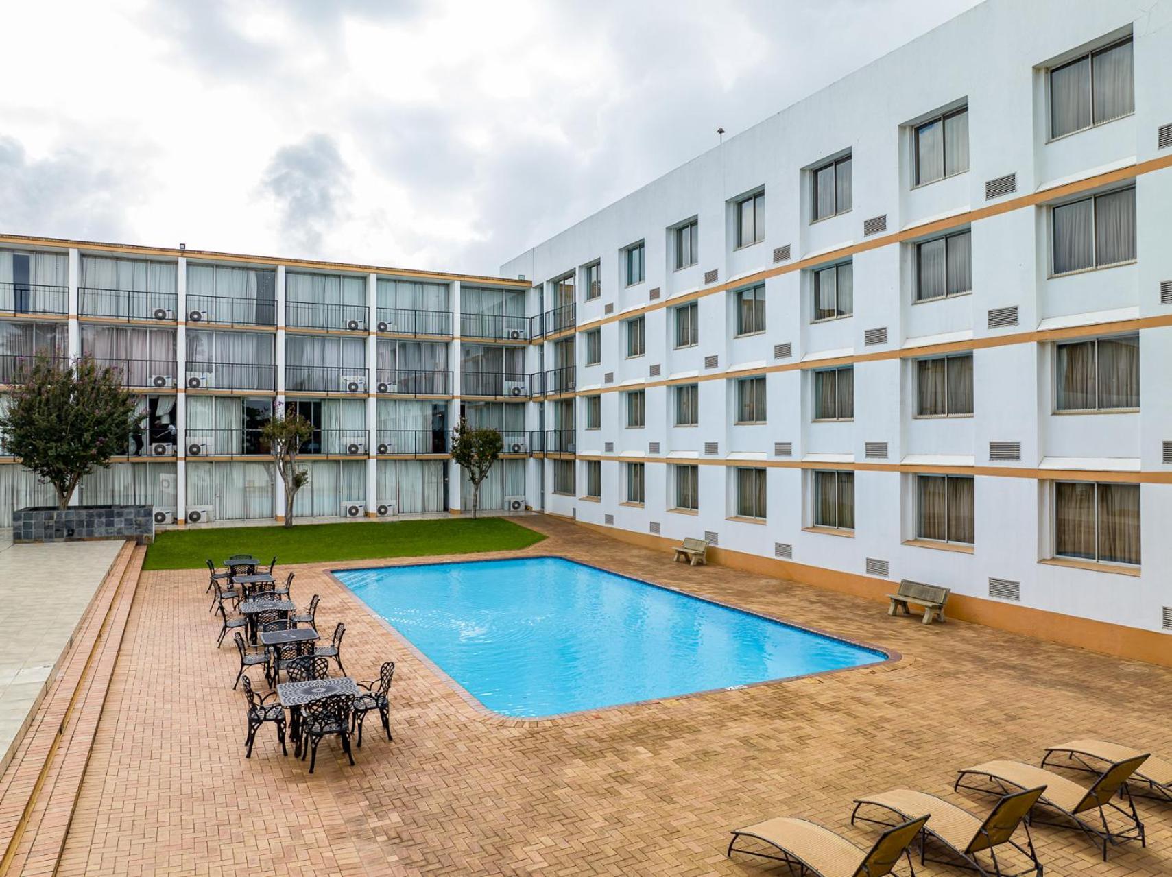 African Sky Ermelo Inn Экстерьер фото