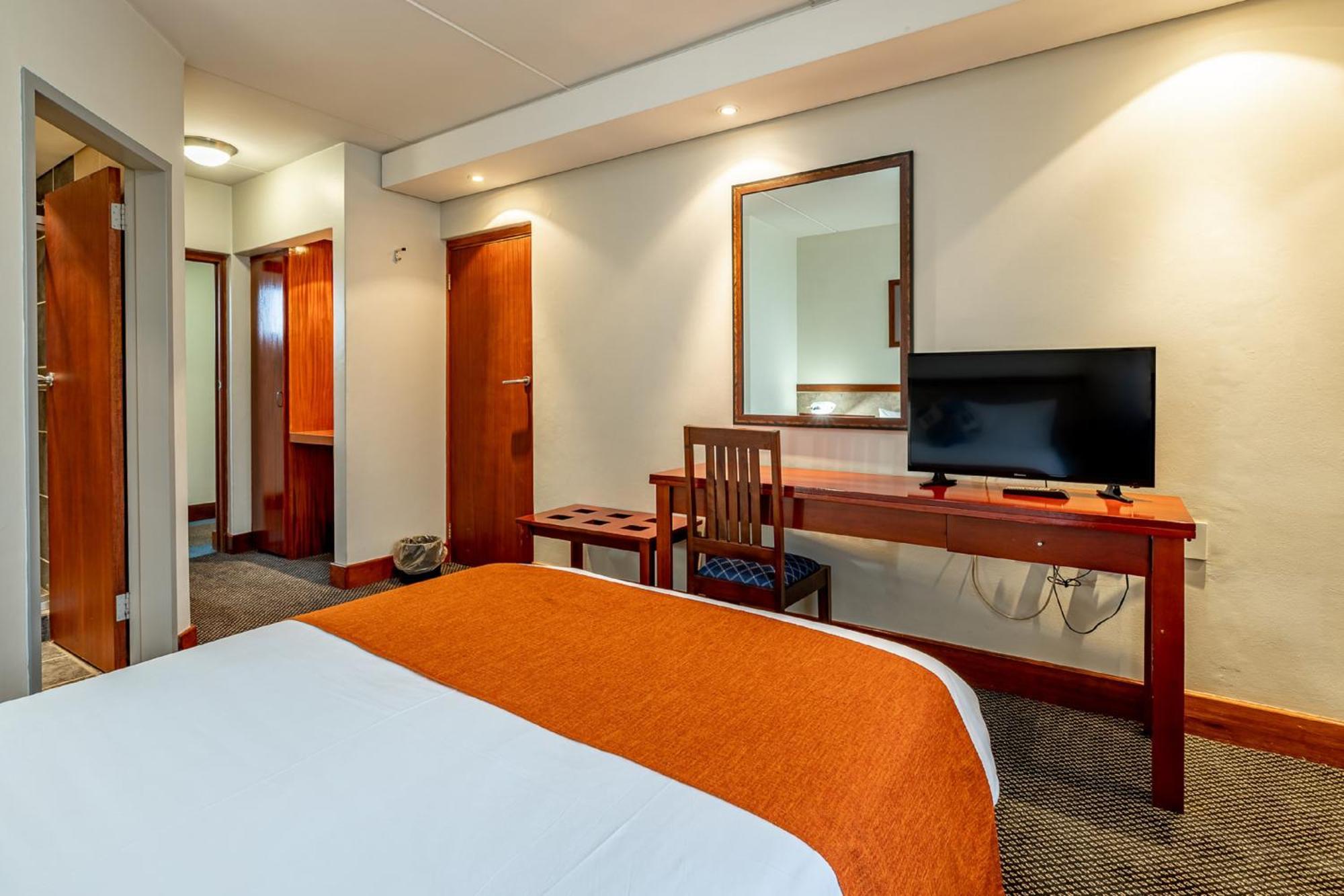 African Sky Ermelo Inn Экстерьер фото